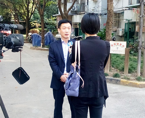 公司总经理汪兴国接受媒体采访